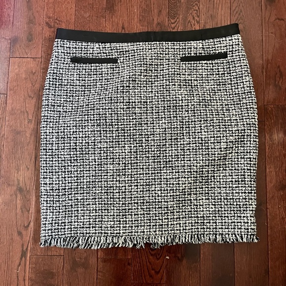 Olsen Europe black and white woven skirt - size 12 - Picture 1 of 6